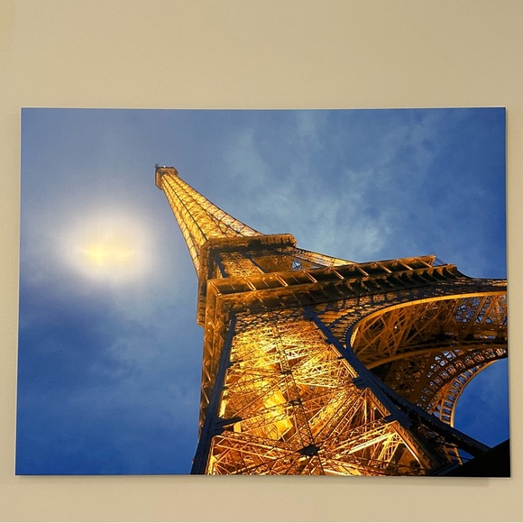Original image Eiffel Tower on metal